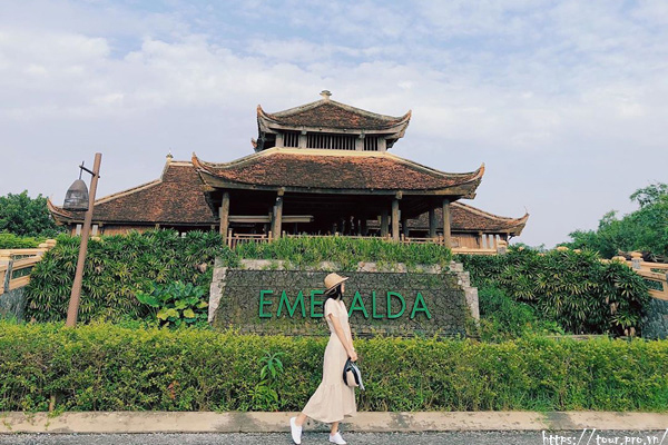 Tour Emeralda Resort